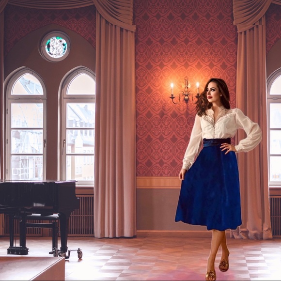 SOLD Jessica’s Gunnies Gunne Sax Blue Velvet Midi Skirt - Picture 10 of 10